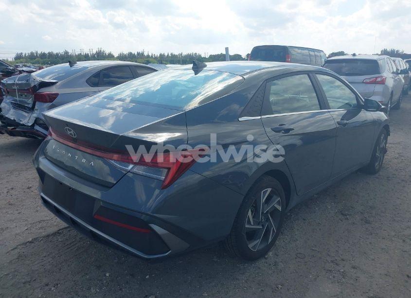 Photo 4 of 2024 Hyundai Elantra SEL (VIN KMHLS4DG4RU804910)