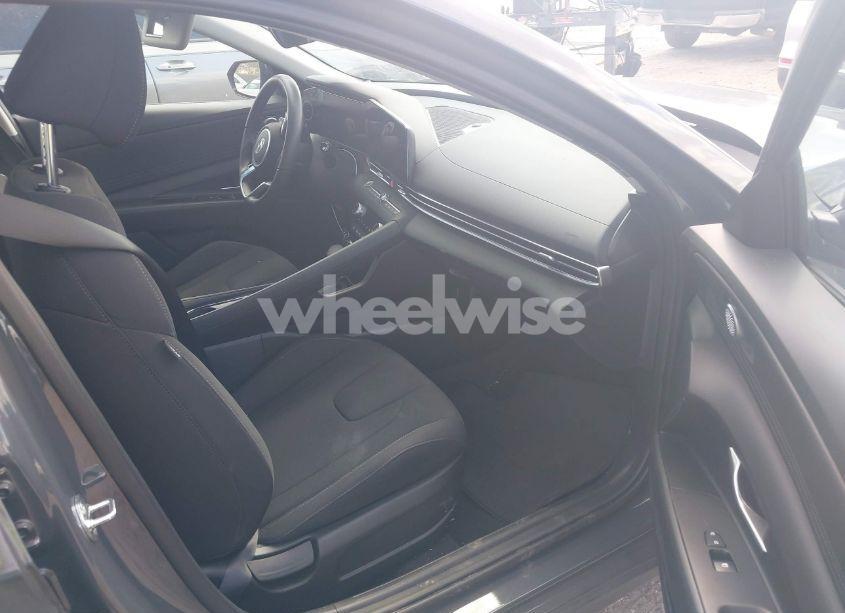 Photo 5 of 2024 Hyundai Elantra SEL (VIN KMHLS4DG4RU804910)