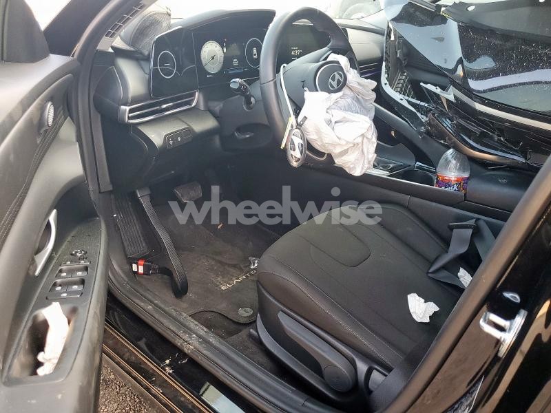 Photo 10 of 2024 HYUNDAI ELANTRA SEL (VIN KMHLS4DG4RU827846)