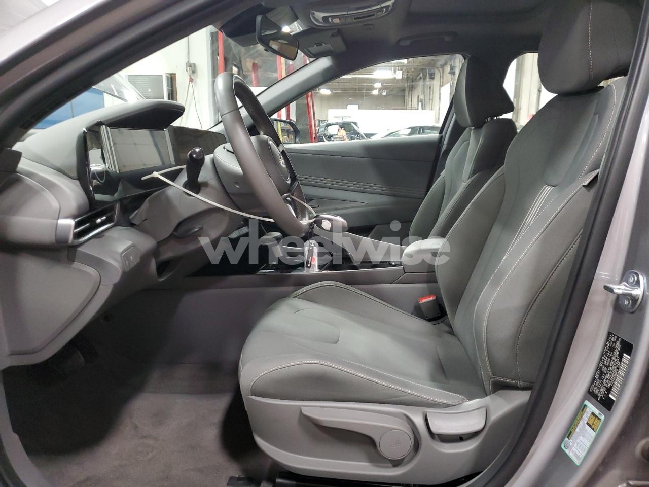 Photo 7 of 2025 HYUNDAI ELANTRA SEL (VIN KMHLS4DG4SU019437)
