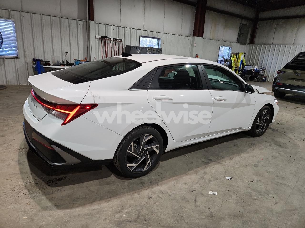 Photo 3 of 2025 HYUNDAI ELANTRA SEL (VIN KMHLS4DG4SU024184)