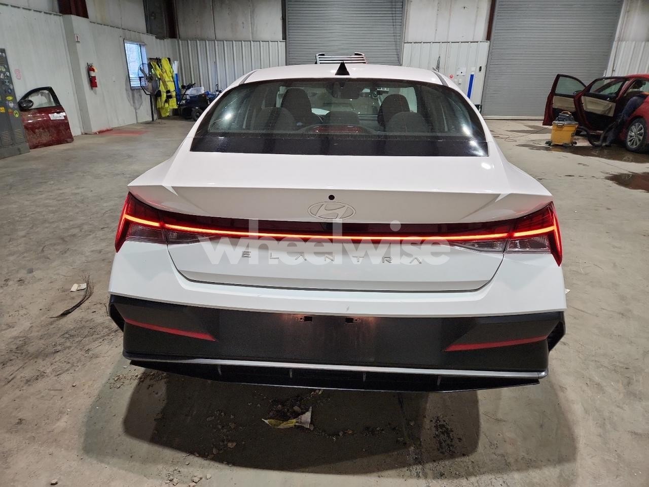 Photo 6 of 2025 HYUNDAI ELANTRA SEL (VIN KMHLS4DG4SU024184)