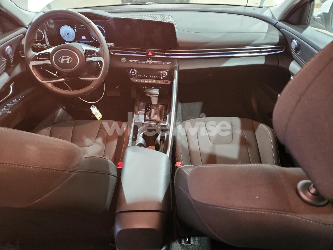 Photo 8 of 2025 HYUNDAI ELANTRA SEL (VIN KMHLS4DG4SU024184)