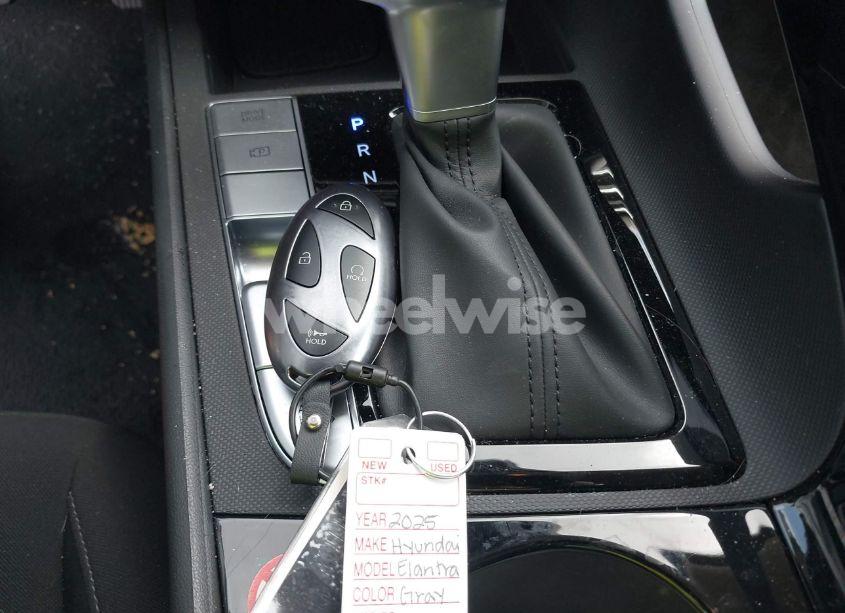 Photo 11 of 2025 Hyundai Elantra SEL CONVENIENCE (VIN KMHLS4DG4SU965621)