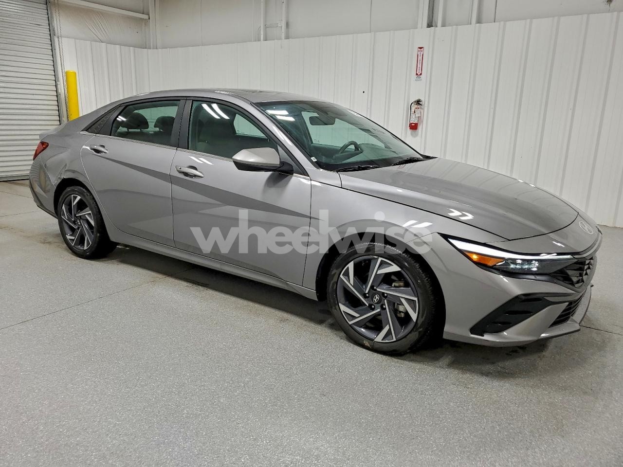 Photo 4 of 2025 HYUNDAI ELANTRA SEL (VIN KMHLS4DG5SU906139)