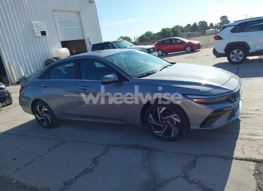 Photo 13 of 2025 Hyundai Elantra SEL CONVENIENCE (VIN KMHLS4DG5SU913155)