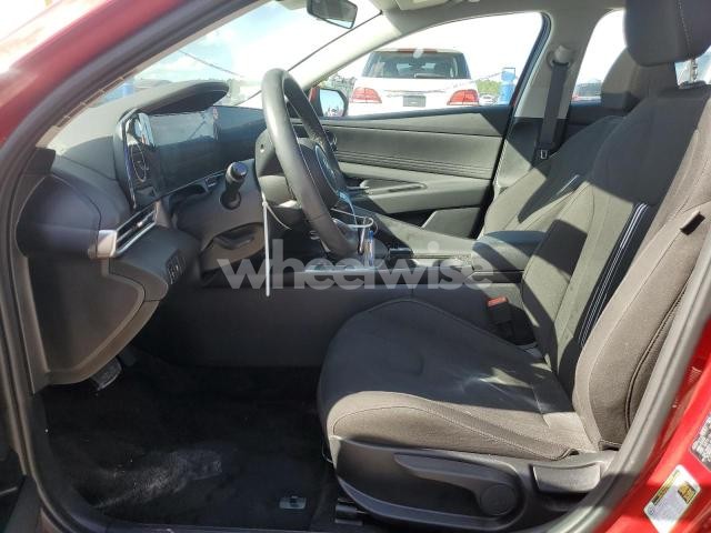 Photo 3 of 2025 HYUNDAI ELANTRA SEL (VIN KMHLS4DG6SU000999)