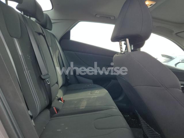 Photo 4 of 2025 HYUNDAI ELANTRA SEL (VIN KMHLS4DG6SU855234)