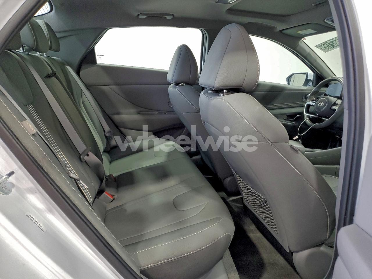 Photo 10 of 2025 HYUNDAI ELANTRA SEL (VIN KMHLS4DG6SU920342)