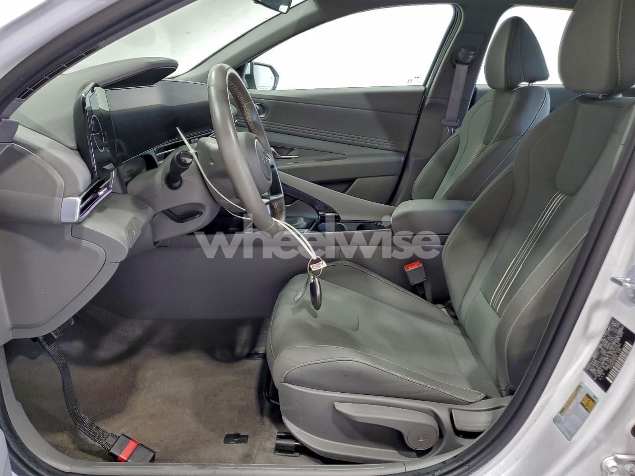 Photo 7 of 2025 HYUNDAI ELANTRA SEL (VIN KMHLS4DG6SU920342)