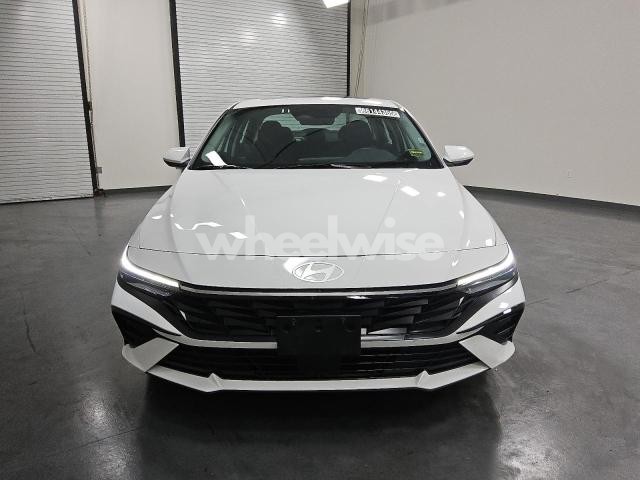 Photo 2 of 2025 HYUNDAI ELANTRA SEL (VIN KMHLS4DG6SU986504)