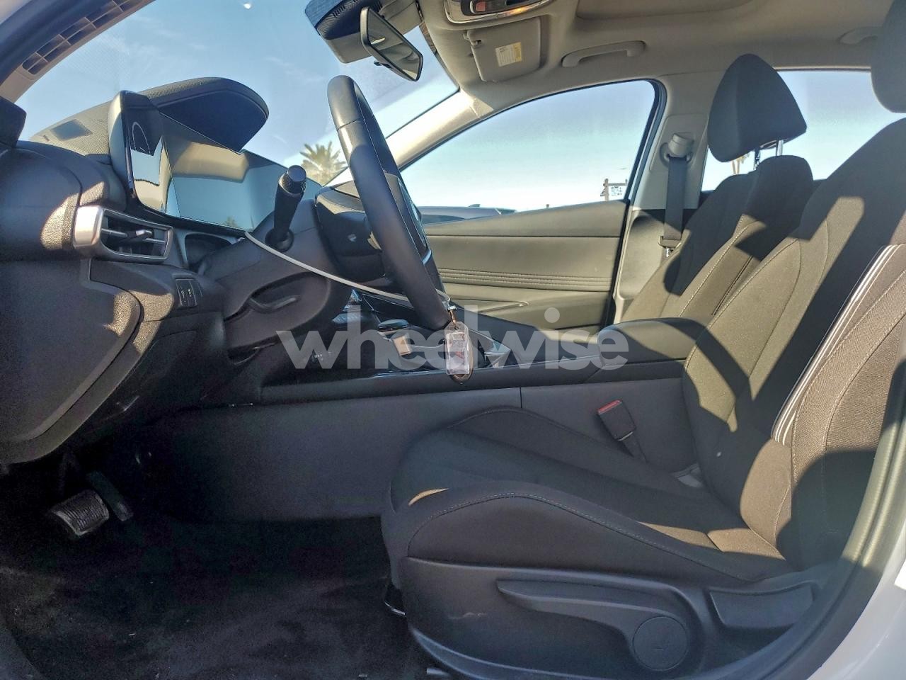 Photo 7 of 2025 HYUNDAI ELANTRA SEL (VIN KMHLS4DG7SU947243)