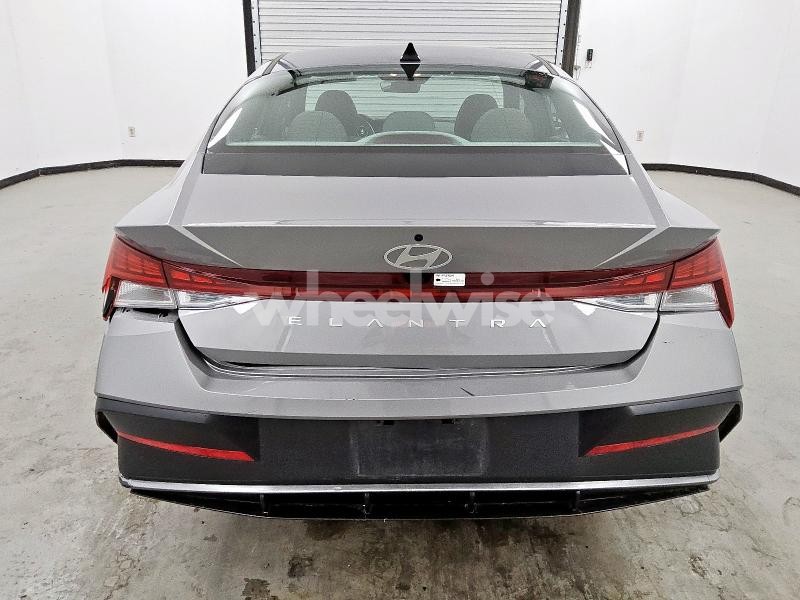 Photo 11 of 2025 HYUNDAI ELANTRA SEL (VIN KMHLS4DG9SU912610)