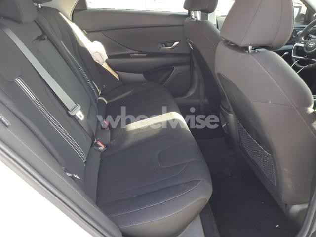 Photo 3 of 2024 HYUNDAI ELANTRA SEL (VIN KMHLS4DGXRU647593)