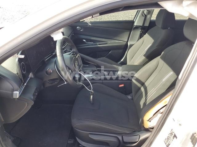 Photo 9 of 2024 HYUNDAI ELANTRA SEL (VIN KMHLS4DGXRU647593)