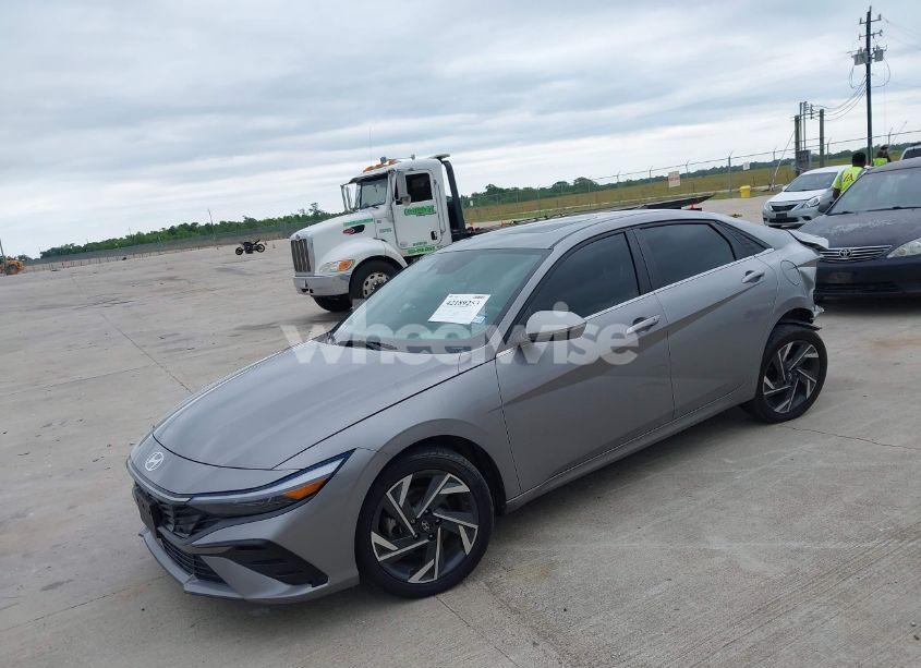 Photo 2 of 2024 Hyundai Elantra SEL (VIN KMHLS4DGXRU717514)