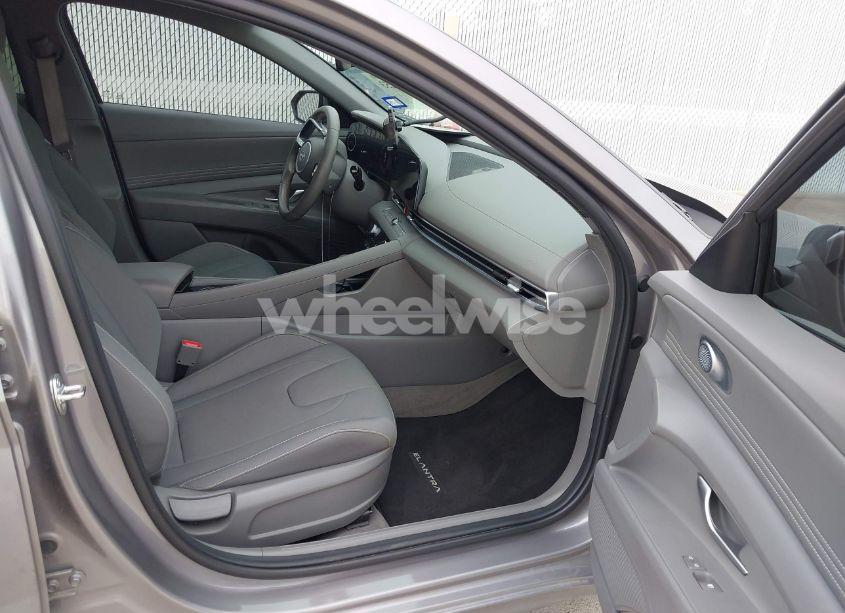 Photo 5 of 2024 Hyundai Elantra SEL (VIN KMHLS4DGXRU717514)