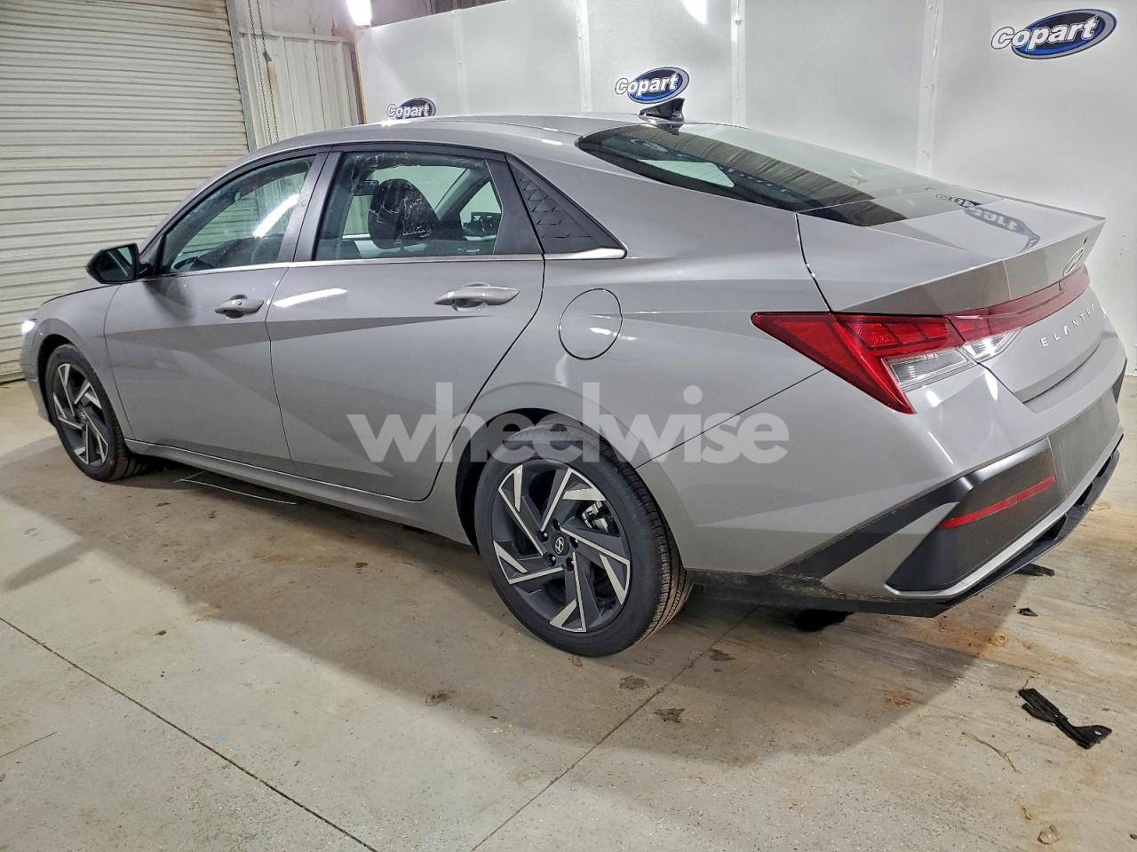 Photo 2 of 2025 HYUNDAI ELANTRA SEL (VIN KMHLS4DGXSU036582)