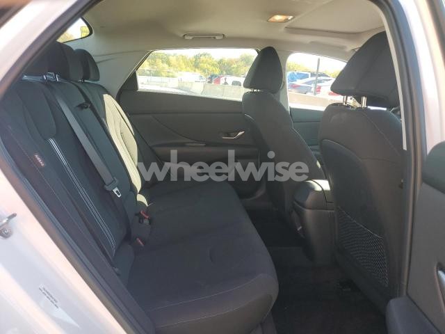 2025 HYUNDAI ELANTRA SEL (VIN KMHLS4DGXSU044701) main photo