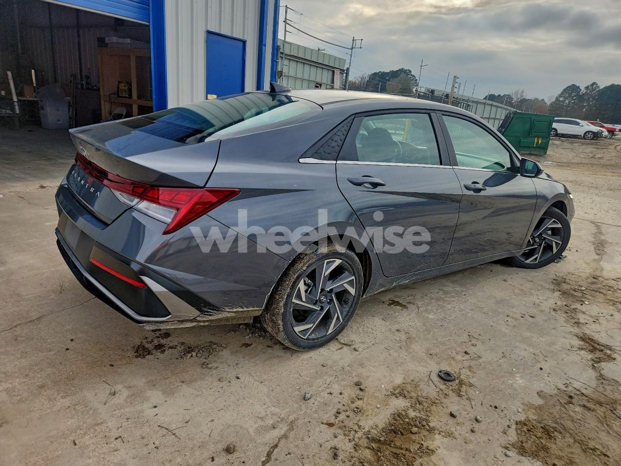 Photo 3 of 2025 HYUNDAI ELANTRA SEL (VIN KMHLS4DGXSU880279)