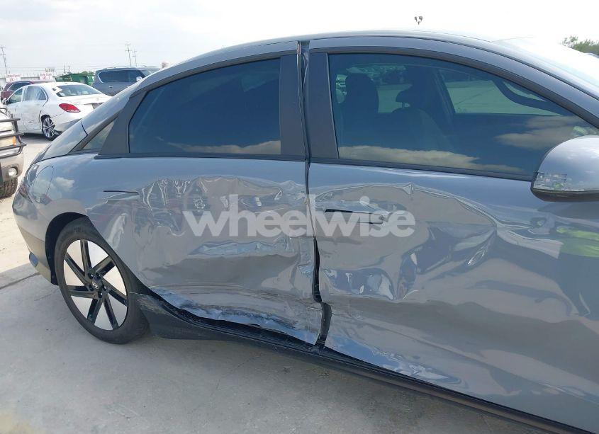 Photo 6 of 2024 Hyundai Ioniq 6 SE (VIN KMHM24AA6RA070518)