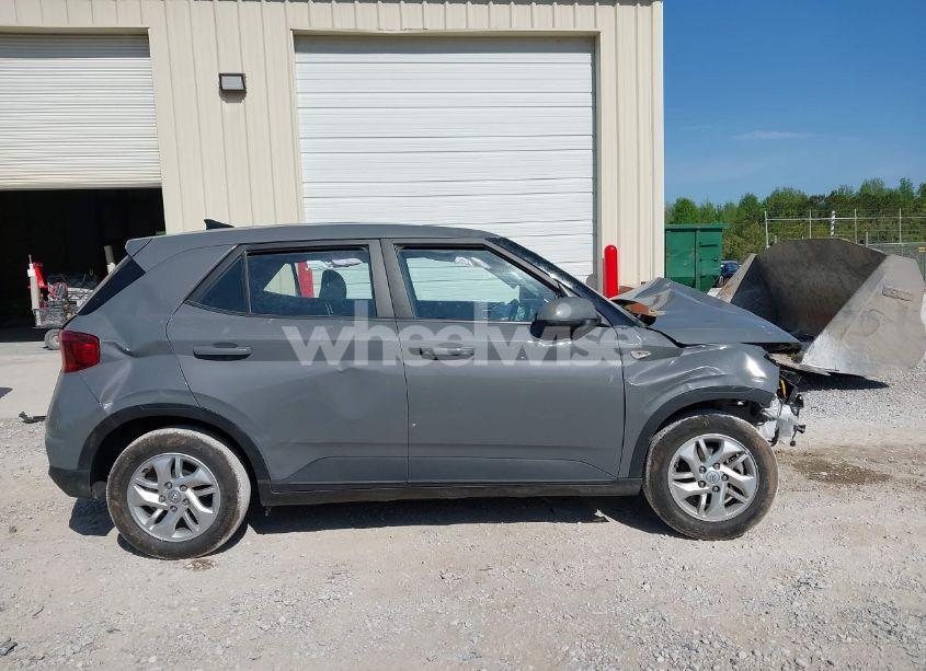 Photo 14 of 2022 Hyundai Venue SE (VIN KMHRB8A30NU177247)