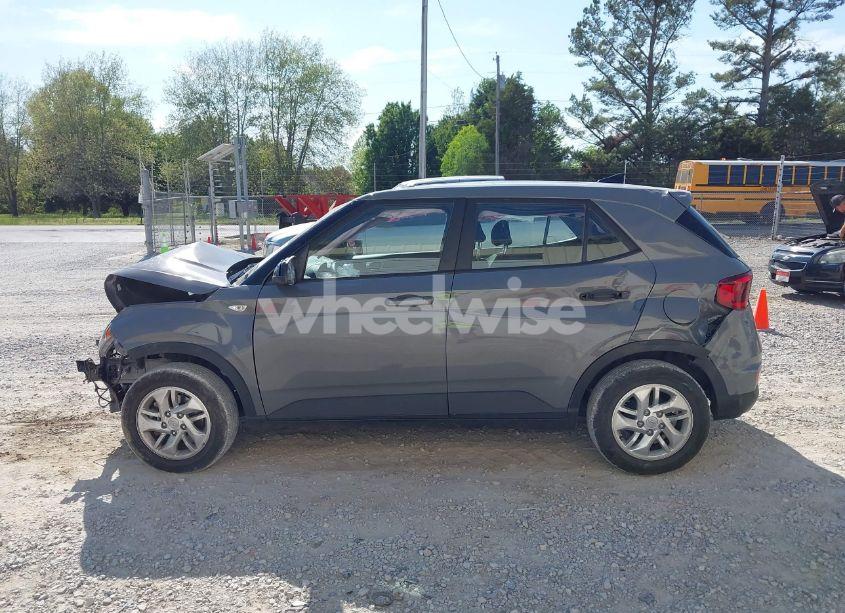 Photo 15 of 2022 Hyundai Venue SE (VIN KMHRB8A30NU177247)