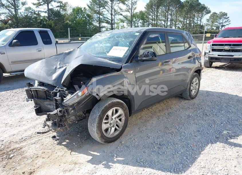 Photo 2 of 2022 Hyundai Venue SE (VIN KMHRB8A30NU177247)