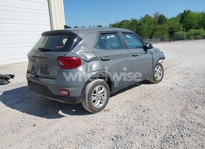 Photo 4 of 2022 Hyundai Venue SE (VIN KMHRB8A30NU177247)