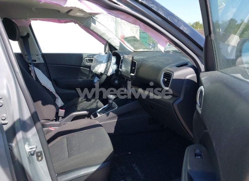 Photo 5 of 2022 Hyundai Venue SE (VIN KMHRB8A30NU177247)