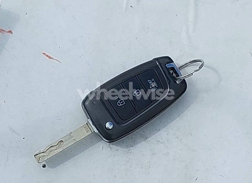 Photo 11 of 2022 Hyundai Venue SE (VIN KMHRB8A31NU177046)