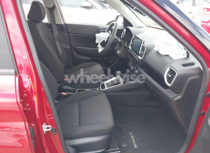 Photo 5 of 2022 Hyundai Venue SE (VIN KMHRB8A31NU177046)