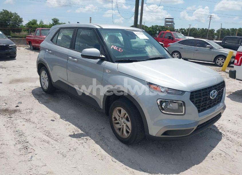 2021 Hyundai Venue SE (VIN KMHRB8A36MU094761) main photo