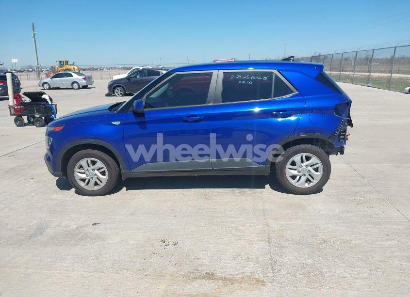 Photo 14 of 2022 Hyundai Venue SE (VIN KMHRB8A39NU202839)