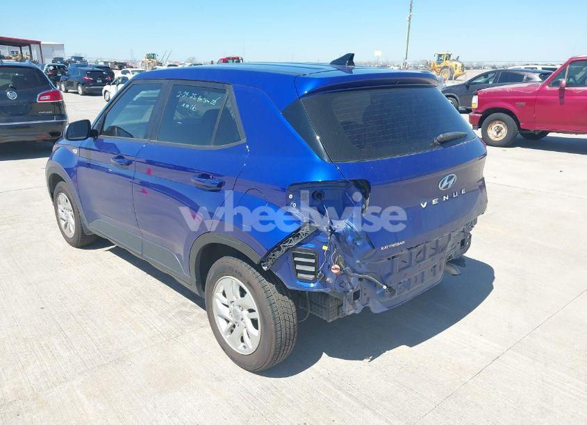 Photo 3 of 2022 Hyundai Venue SE (VIN KMHRB8A39NU202839)