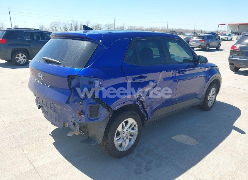 Photo 4 of 2022 Hyundai Venue SE (VIN KMHRB8A39NU202839)