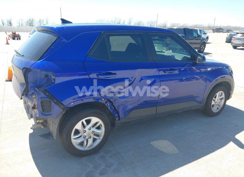 Photo 6 of 2022 Hyundai Venue SE (VIN KMHRB8A39NU202839)