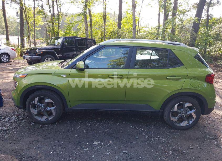 Photo 14 of 2022 Hyundai Venue SEL (VIN KMHRC8A31NU178646)
