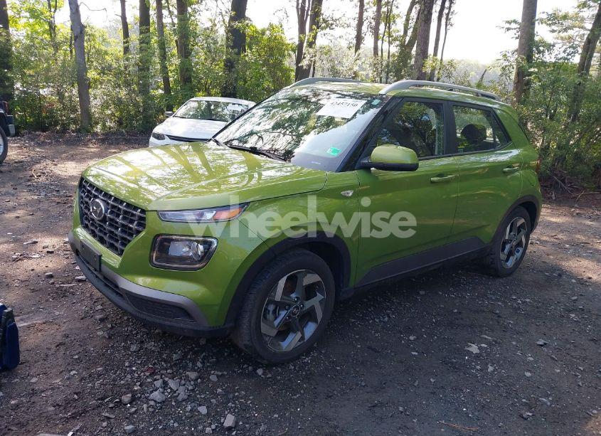 Photo 2 of 2022 Hyundai Venue SEL (VIN KMHRC8A31NU178646)