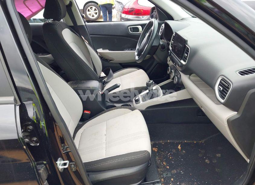 Photo 5 of 2021 Hyundai Venue SEL/DENIM (VIN KMHRC8A32MU117899)