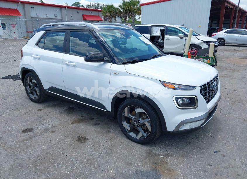 2022 Hyundai Venue LIMITED (VIN KMHRC8A32NU172418) main photo