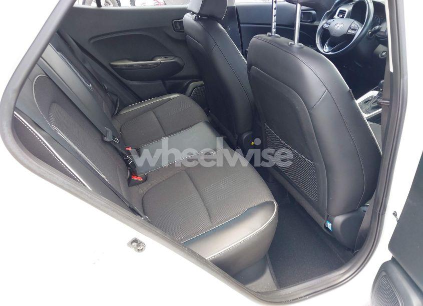 Photo 8 of 2022 Hyundai Venue LIMITED (VIN KMHRC8A32NU172418)