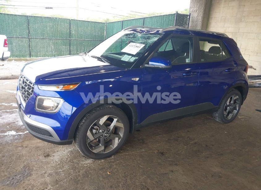 Photo 2 of 2025 Hyundai Venue SEL (VIN KMHRC8A32SU362585)