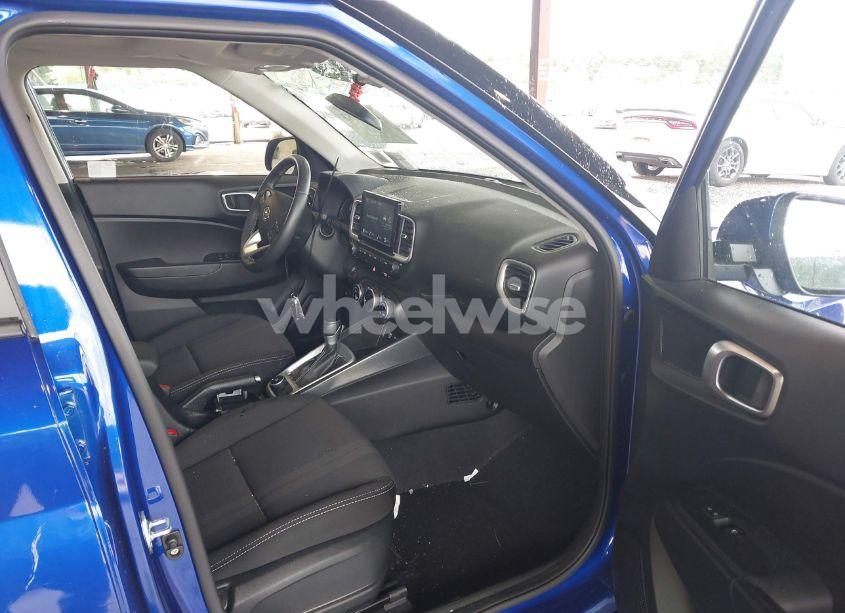 Photo 5 of 2025 Hyundai Venue SEL (VIN KMHRC8A32SU362585)