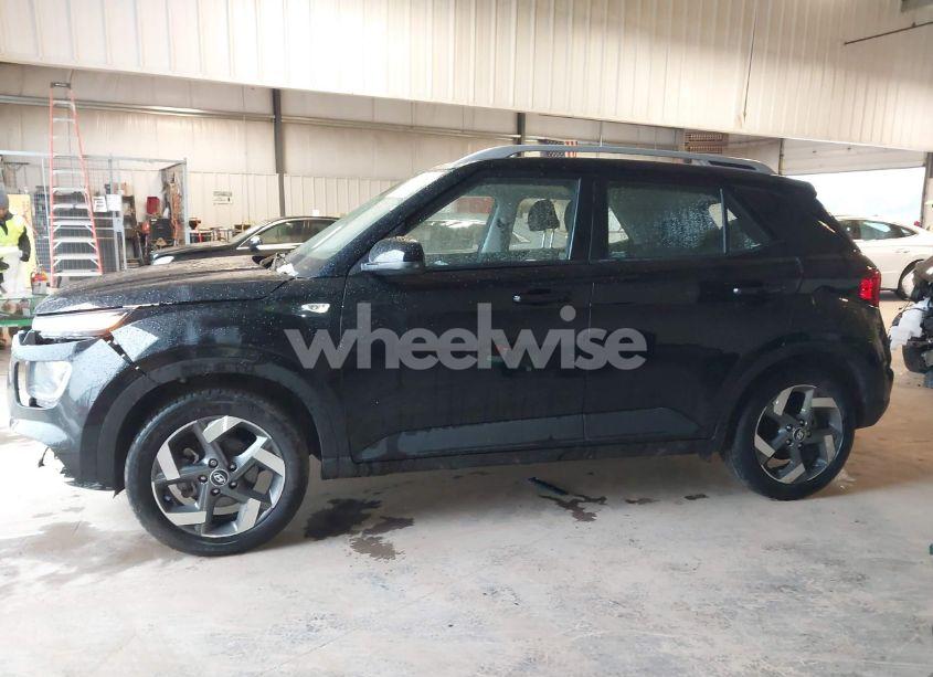 Photo 14 of 2022 Hyundai Venue SEL (VIN KMHRC8A35NU150896)