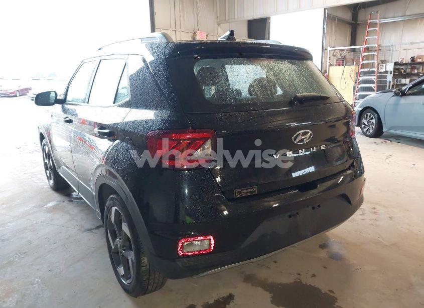 Photo 3 of 2022 Hyundai Venue SEL (VIN KMHRC8A35NU150896)