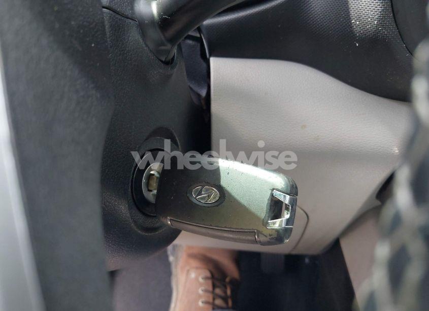 Photo 11 of 2022 Hyundai Venue SEL (VIN KMHRC8A35NU158934)