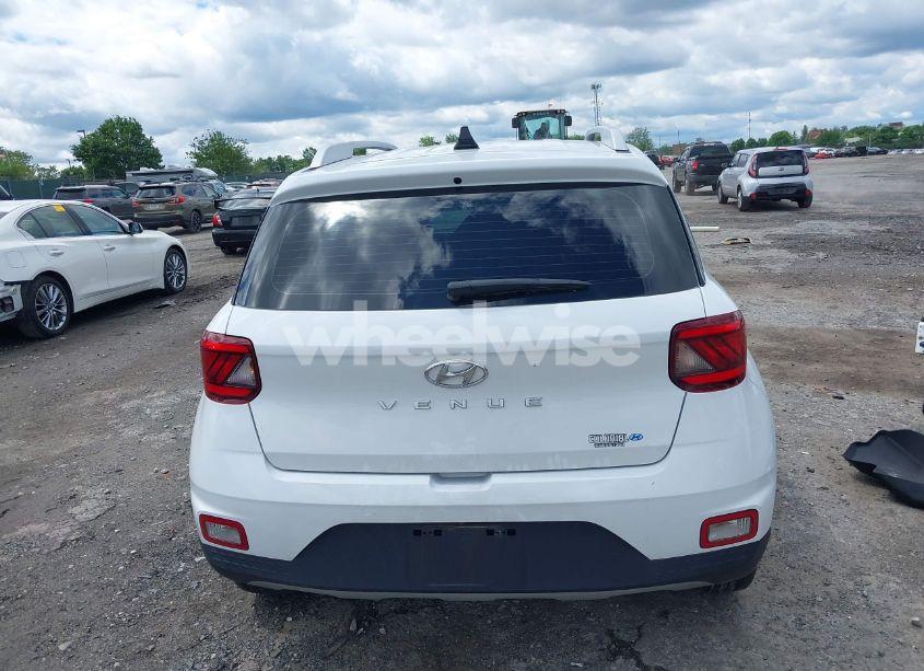 Photo 17 of 2022 Hyundai Venue SEL (VIN KMHRC8A35NU158934)