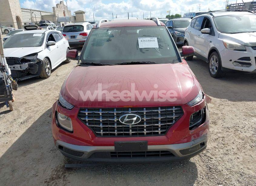 Photo 11 of 2024 Hyundai Venue LIMITED (VIN KMHRC8A35RU305128)