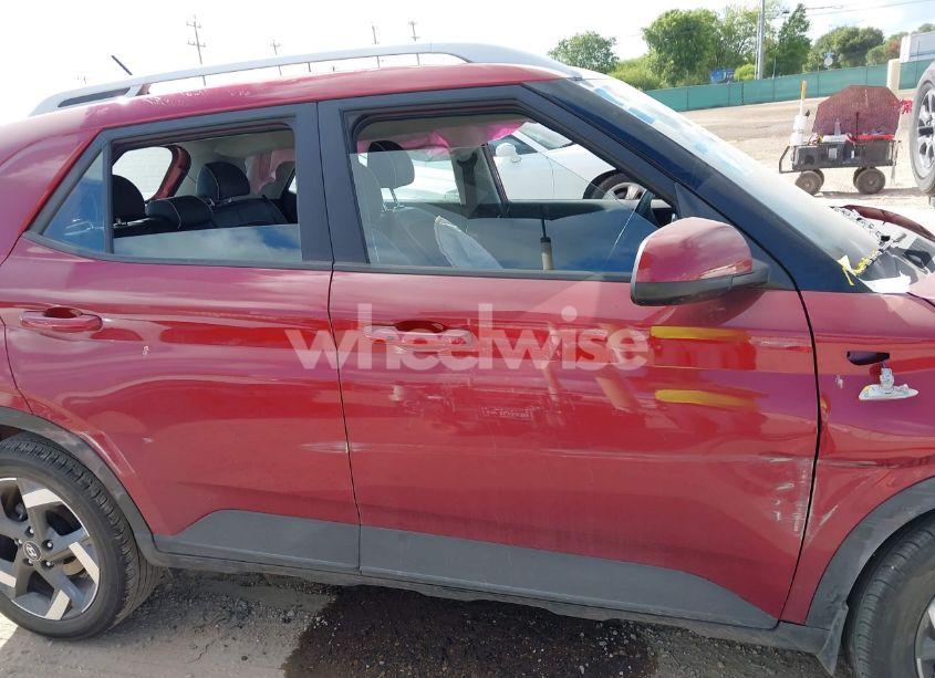 Photo 12 of 2024 Hyundai Venue LIMITED (VIN KMHRC8A35RU305128)